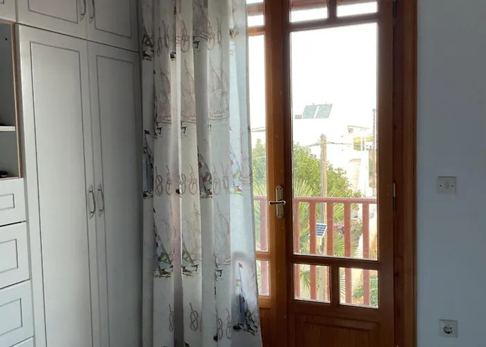 Theoni Kastraki Naxos * Kastrákion