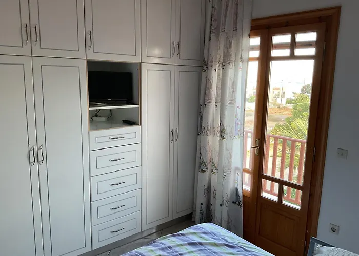 Theoni Kastraki Naxos * Kastrákion